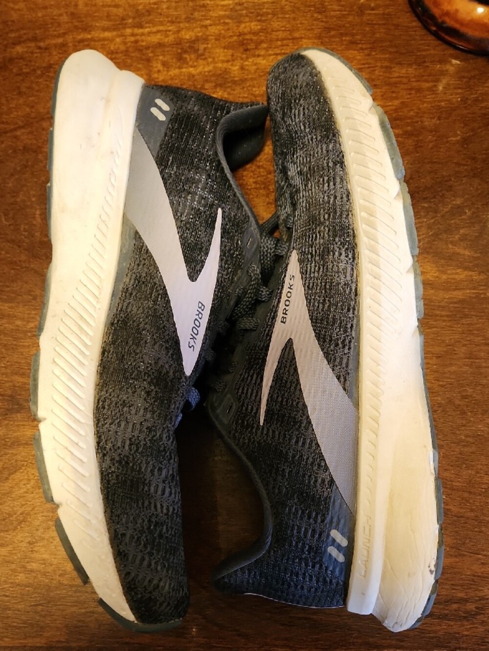 Brooks Launch 8 - Picture 3 of 6